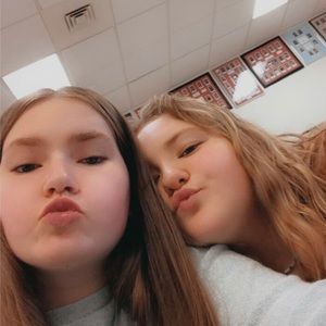 Meet your Posher, Olivia